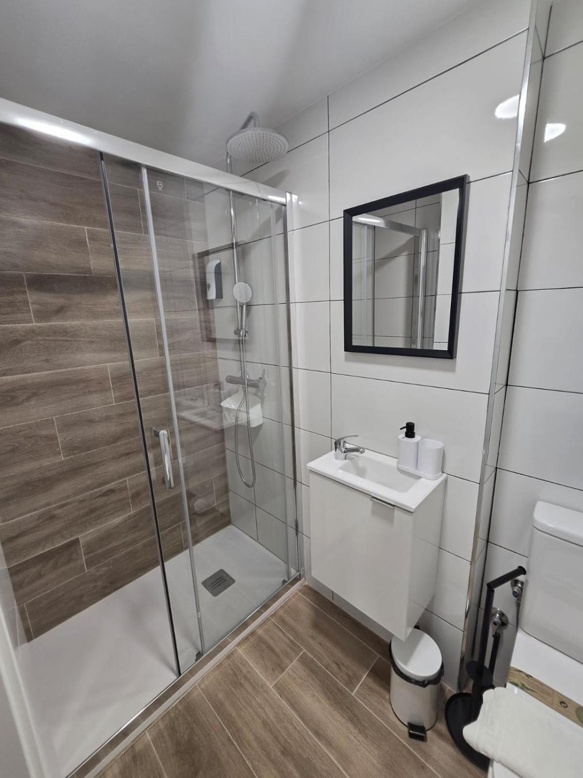 Suites Alameda Centro Levante Benidorm Esterno foto