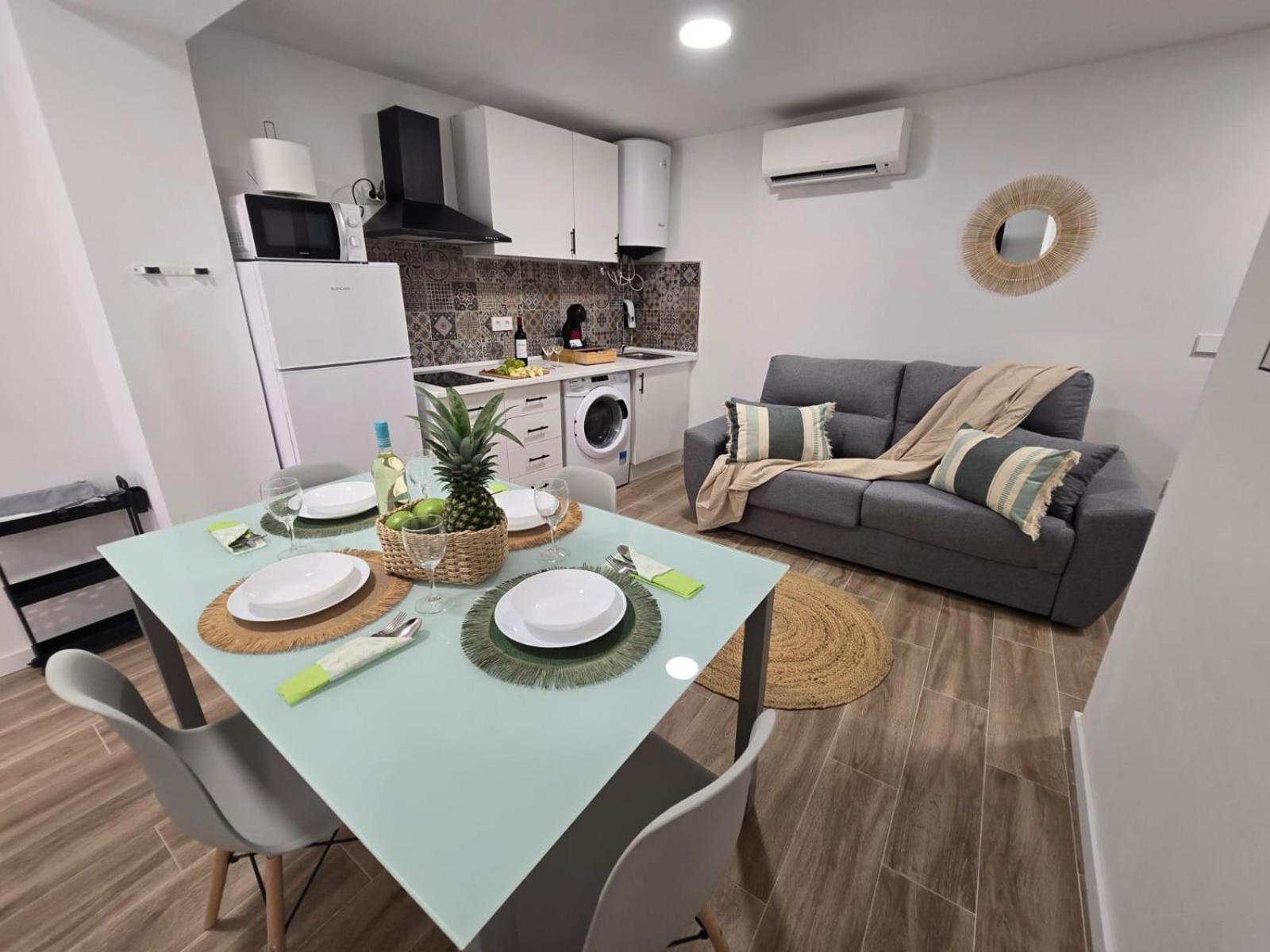 Suites Alameda Centro Levante Benidorm Esterno foto